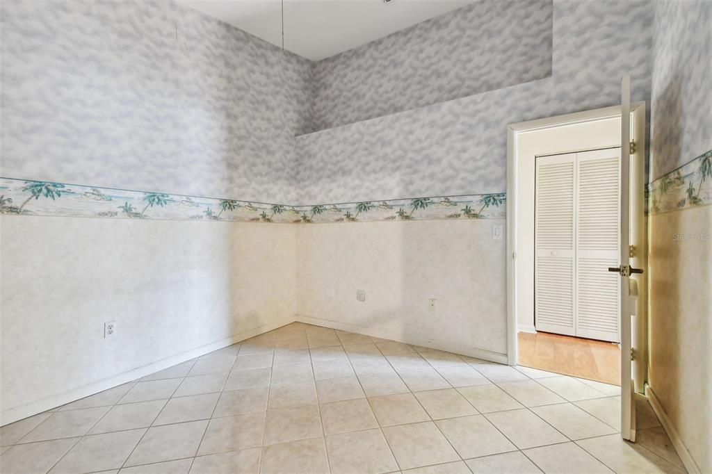 Active With Contract: $179,916 (2 beds, 2 baths, 1070 Square Feet)