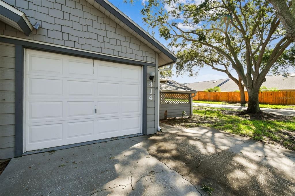 Active With Contract: $179,916 (2 beds, 2 baths, 1070 Square Feet)