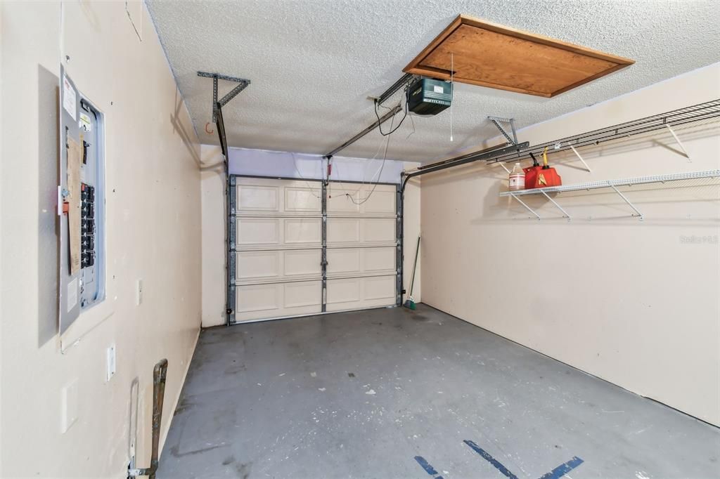 Active With Contract: $179,916 (2 beds, 2 baths, 1070 Square Feet)