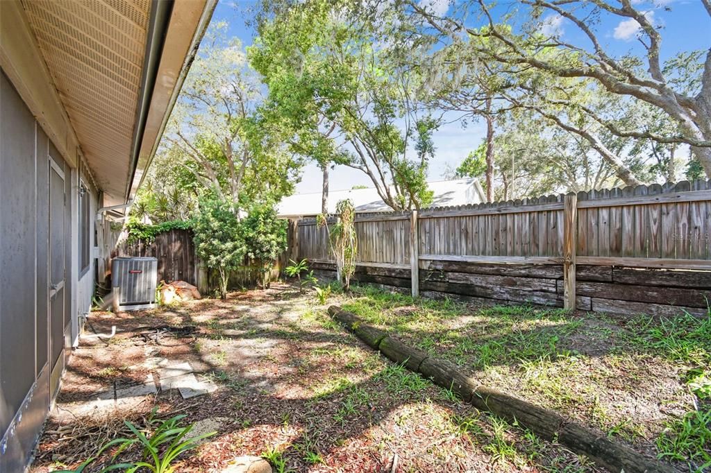 Active With Contract: $179,916 (2 beds, 2 baths, 1070 Square Feet)