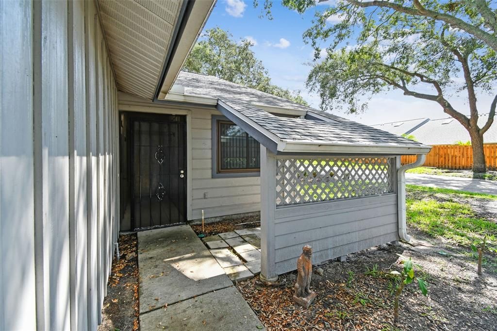 Active With Contract: $179,916 (2 beds, 2 baths, 1070 Square Feet)