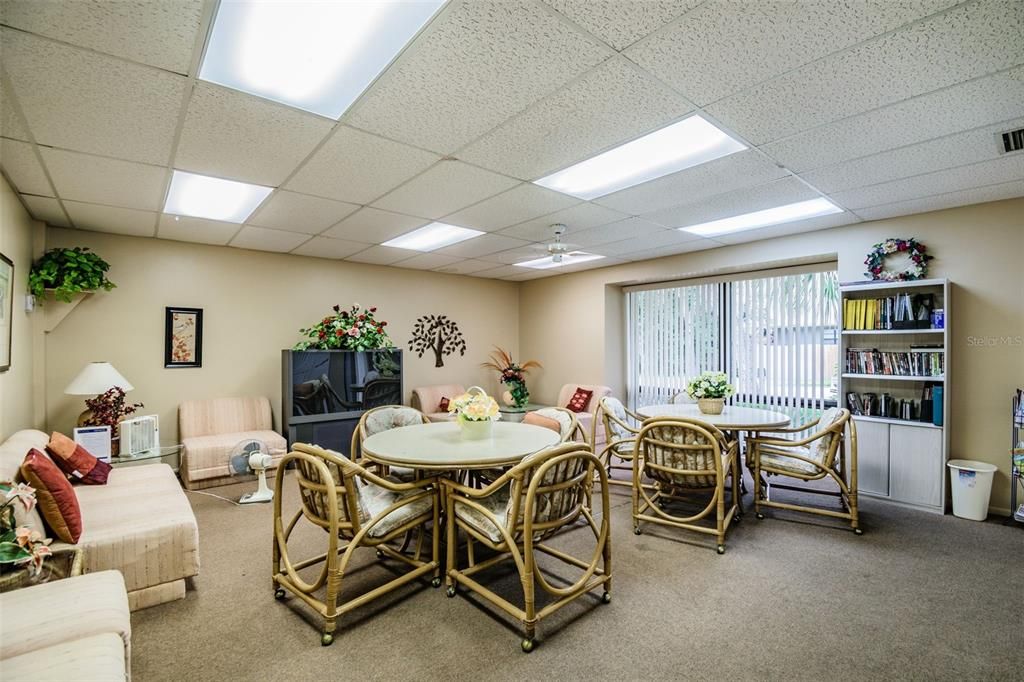 Active With Contract: $179,916 (2 beds, 2 baths, 1070 Square Feet)