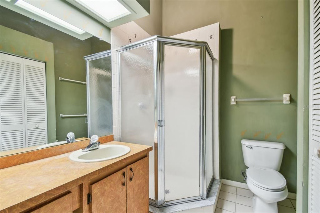 Active With Contract: $179,916 (2 beds, 2 baths, 1070 Square Feet)