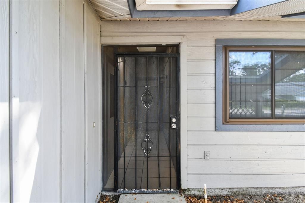 Active With Contract: $179,916 (2 beds, 2 baths, 1070 Square Feet)