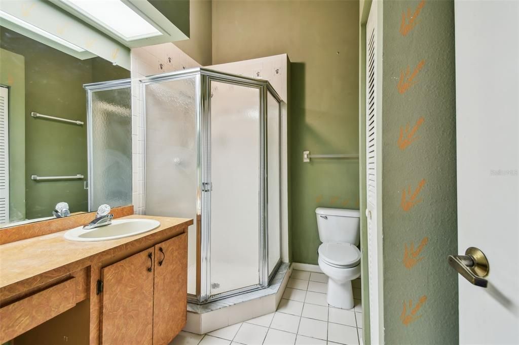 Active With Contract: $179,916 (2 beds, 2 baths, 1070 Square Feet)