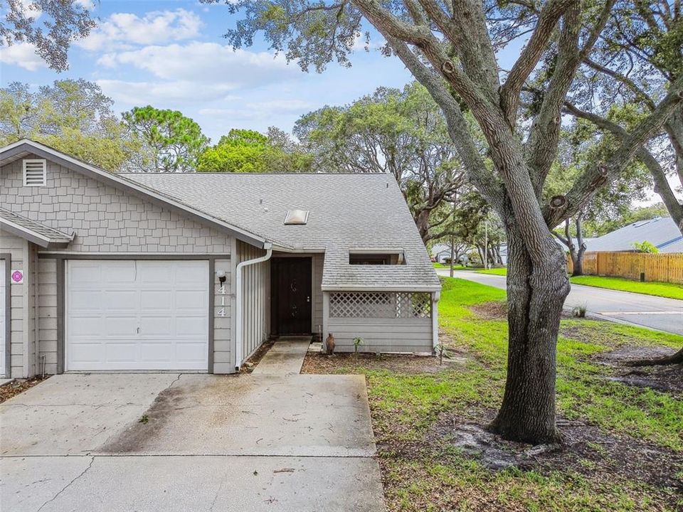 Active With Contract: $179,916 (2 beds, 2 baths, 1070 Square Feet)