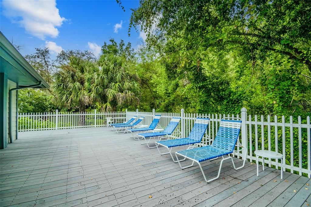 Active With Contract: $179,916 (2 beds, 2 baths, 1070 Square Feet)