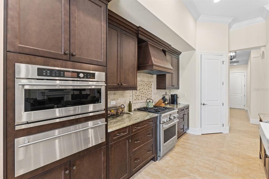 На продажу: $2,195,000 (3 спален, 3 ванн, 3244 Квадратных фут)