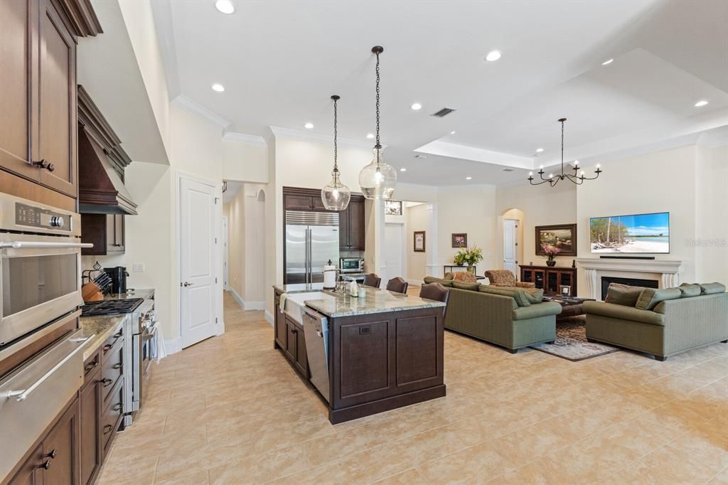 На продажу: $2,195,000 (3 спален, 3 ванн, 3244 Квадратных фут)