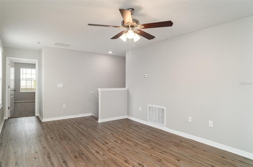 Activo con contrato: $288,000 (3 camas, 2 baños, 2452 Pies cuadrados)