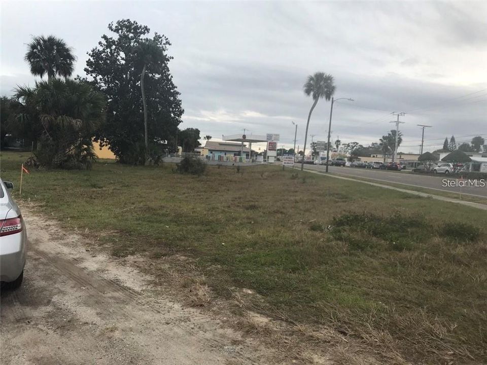 For Sale: $700,000 (1.61 acres)