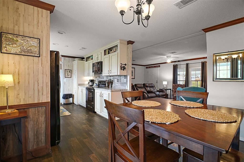 待售: $235,900 (3 贝兹, 2 浴室, 1248 平方英尺)