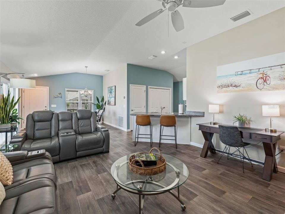 For Rent: $2,250 (2 beds, 2 baths, 1184 Square Feet)