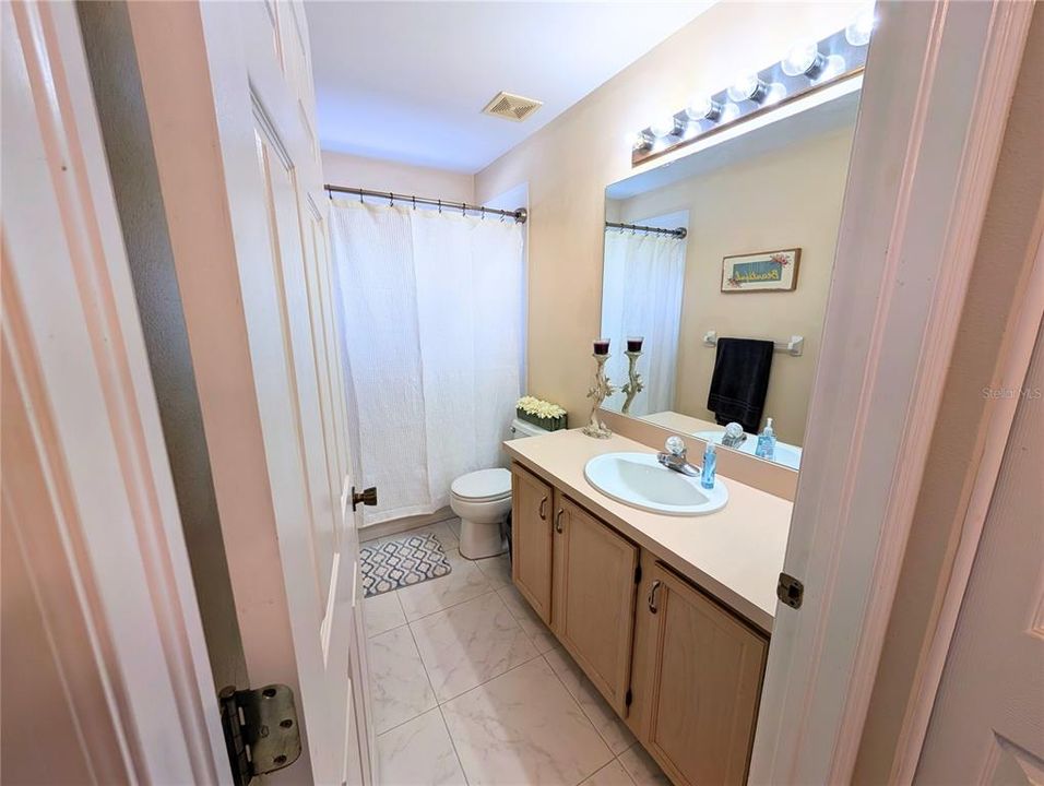 На продажу: $475,000 (4 спален, 2 ванн, 1987 Квадратных фут)