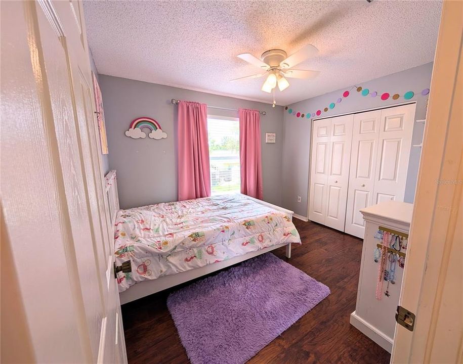 На продажу: $475,000 (4 спален, 2 ванн, 1987 Квадратных фут)