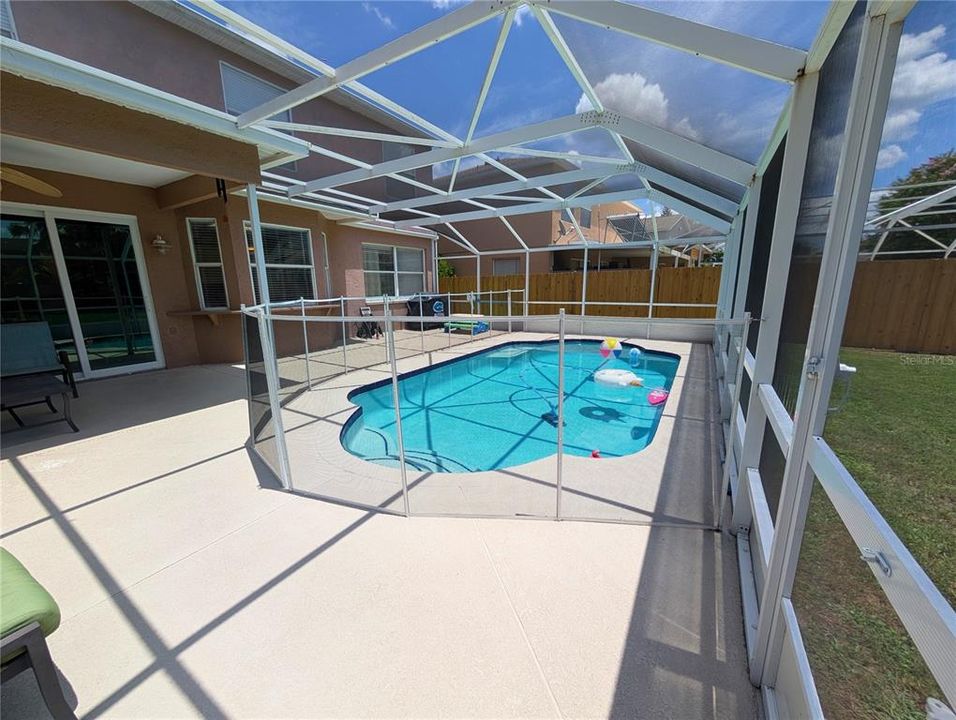 На продажу: $475,000 (4 спален, 2 ванн, 1987 Квадратных фут)