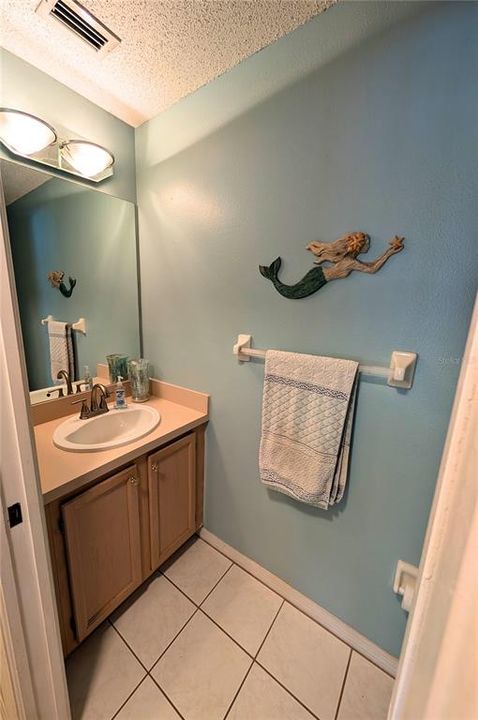 На продажу: $475,000 (4 спален, 2 ванн, 1987 Квадратных фут)