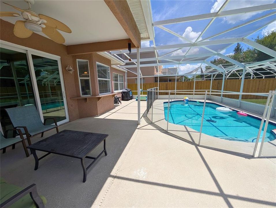 На продажу: $475,000 (4 спален, 2 ванн, 1987 Квадратных фут)