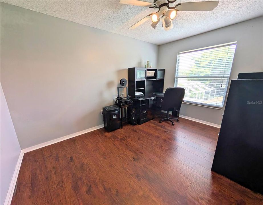 На продажу: $475,000 (4 спален, 2 ванн, 1987 Квадратных фут)