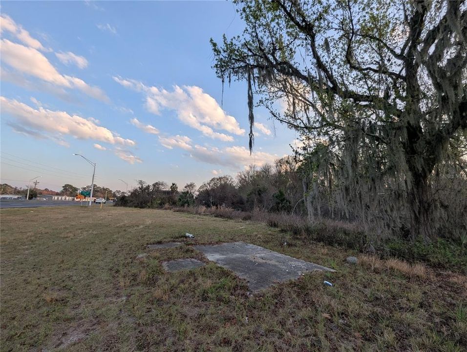 待售: $354,500 (4.01 acres)