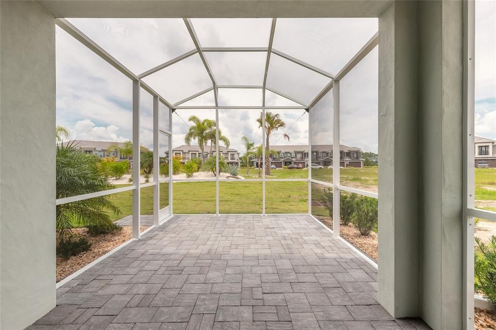 Под контрактом: $425,000 (2 спален, 2 ванн, 1096 Квадратных фут)