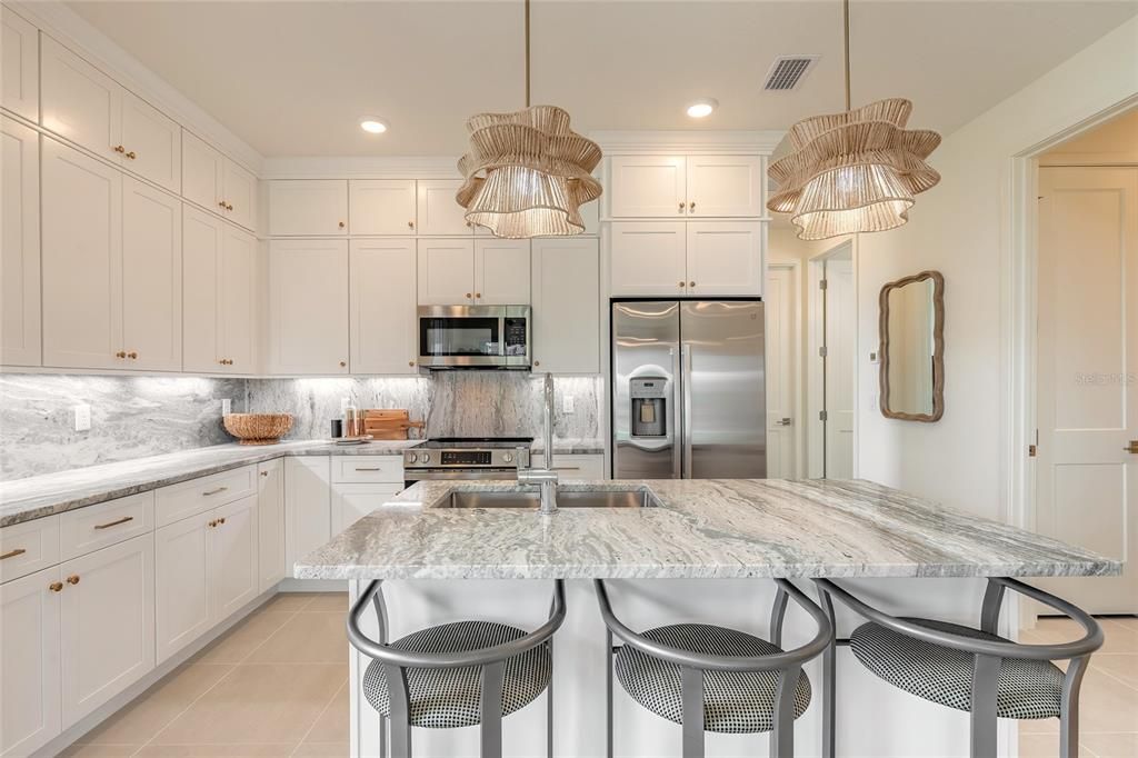 Под контрактом: $425,000 (2 спален, 2 ванн, 1096 Квадратных фут)