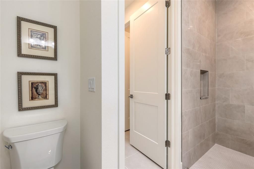 Под контрактом: $425,000 (2 спален, 2 ванн, 1096 Квадратных фут)