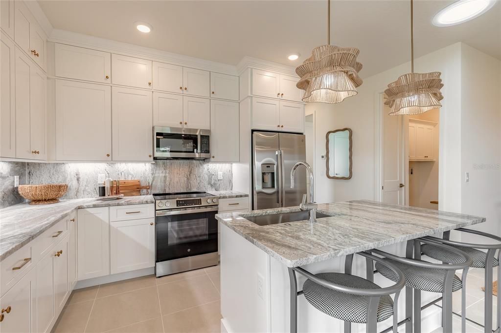 Под контрактом: $425,000 (2 спален, 2 ванн, 1096 Квадратных фут)