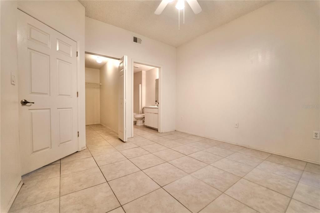 出租: $1,400 (2 贝兹, 2 浴室, 1100 平方英尺)