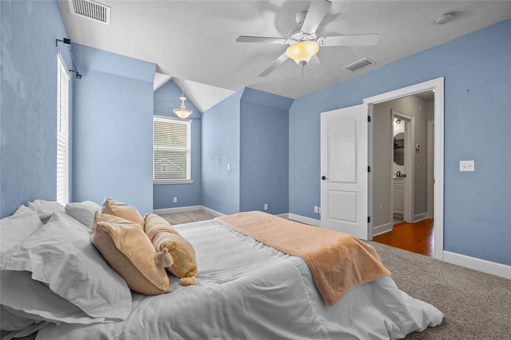 Active With Contract: $699,000 (5 beds, 3 baths, 2995 Square Feet)