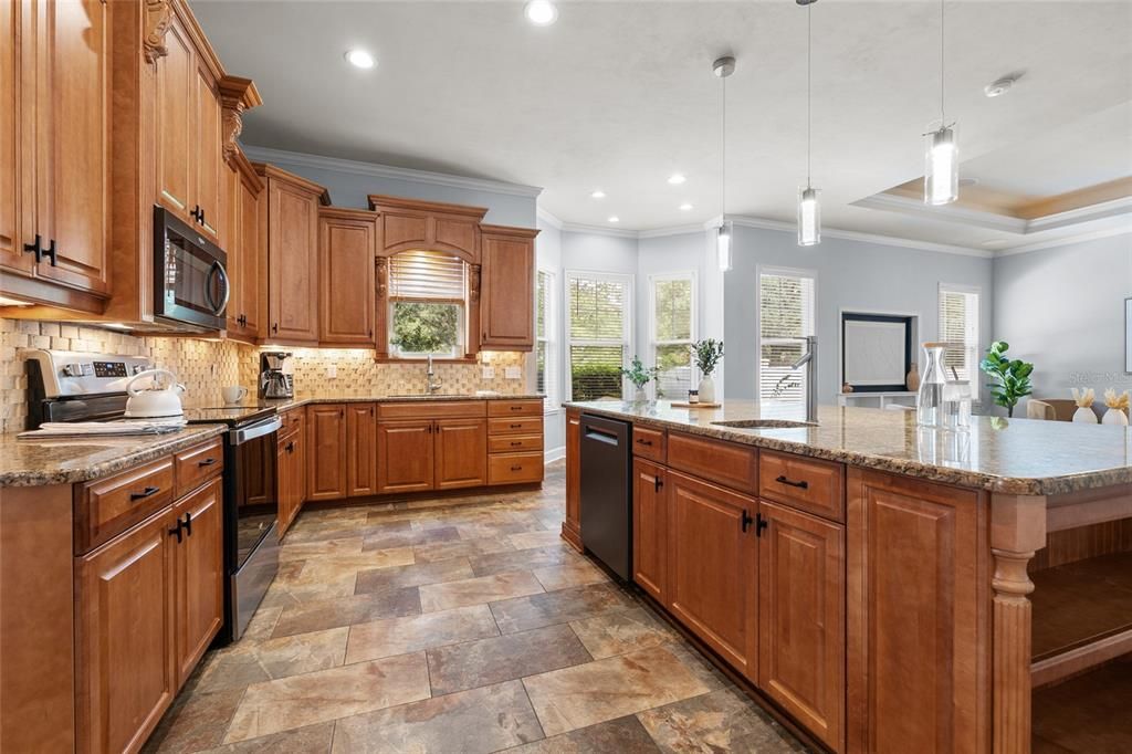 Active With Contract: $699,000 (5 beds, 3 baths, 2995 Square Feet)