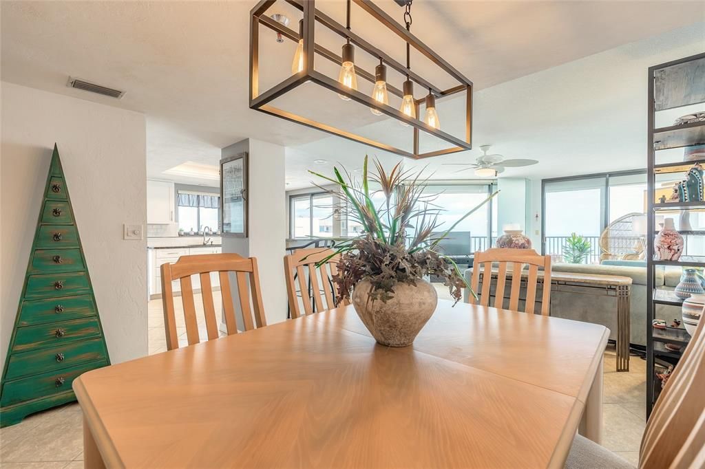 En Venta: $505,000 (2 camas, 2 baños, 1561 Pies cuadrados)