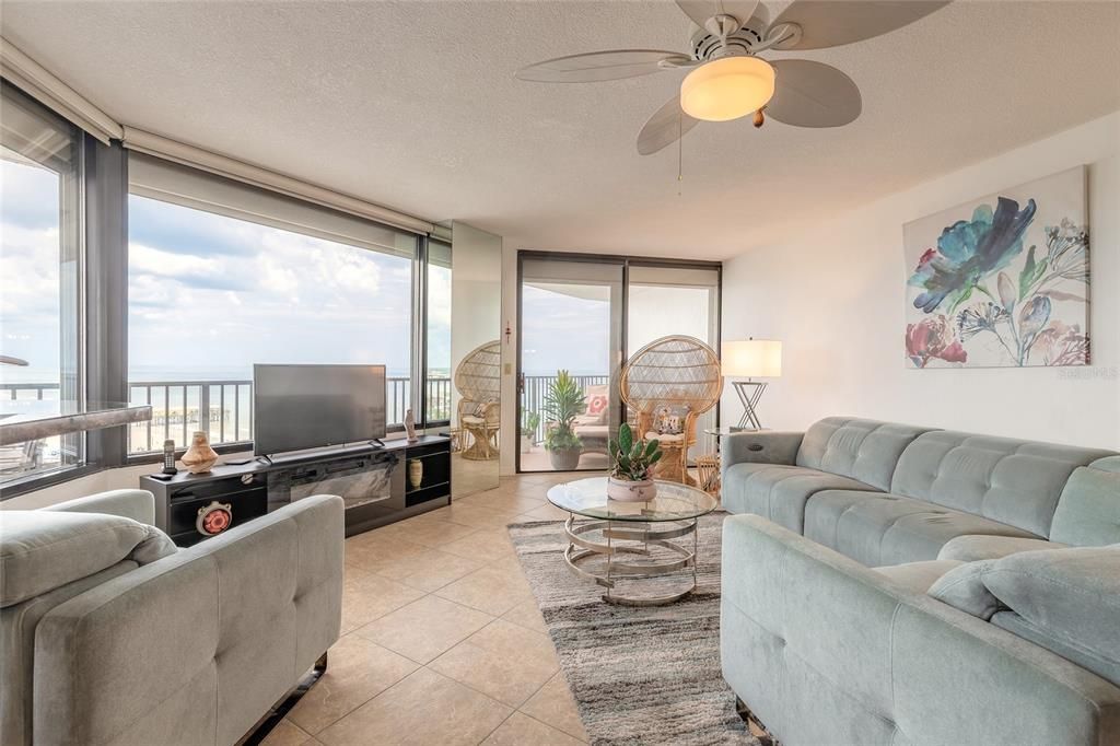 En Venta: $505,000 (2 camas, 2 baños, 1561 Pies cuadrados)