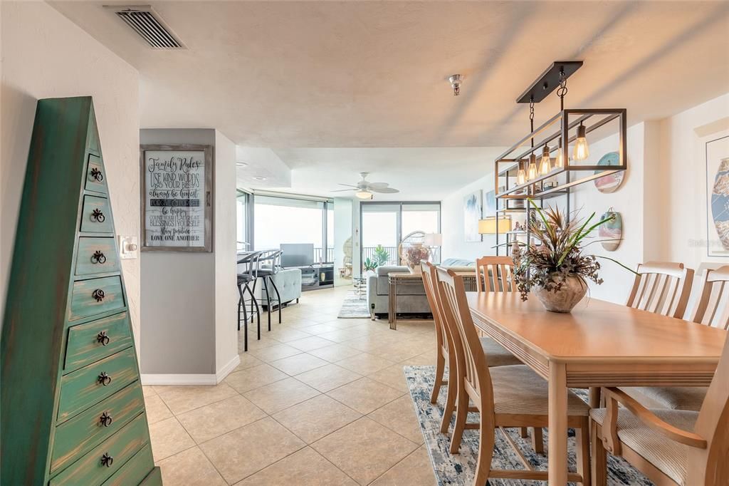 En Venta: $505,000 (2 camas, 2 baños, 1561 Pies cuadrados)