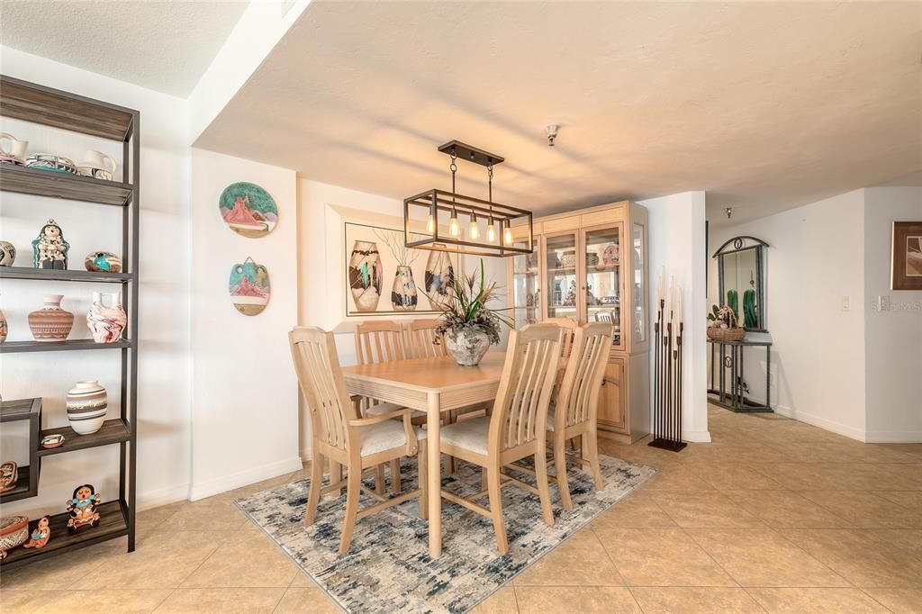 En Venta: $505,000 (2 camas, 2 baños, 1561 Pies cuadrados)