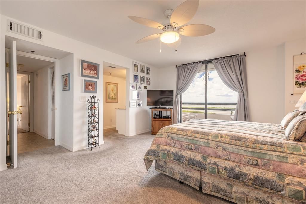 En Venta: $505,000 (2 camas, 2 baños, 1561 Pies cuadrados)