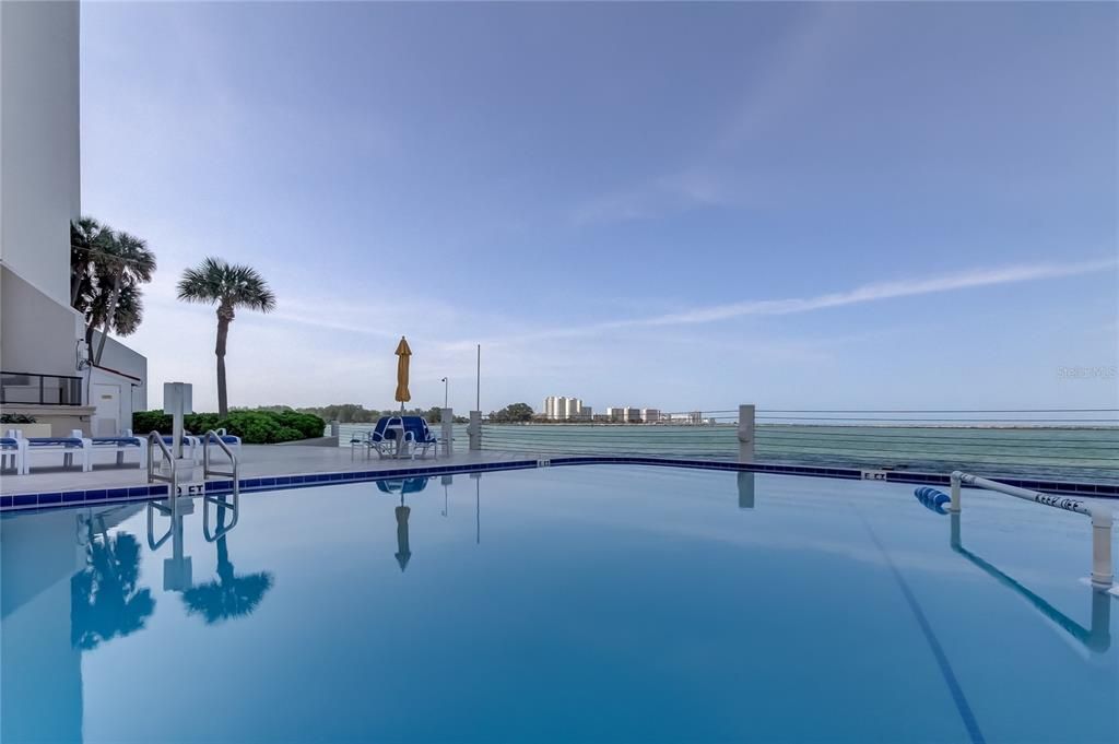 Под контрактом: $625,000 (2 спален, 2 ванн, 1186 Квадратных фут)