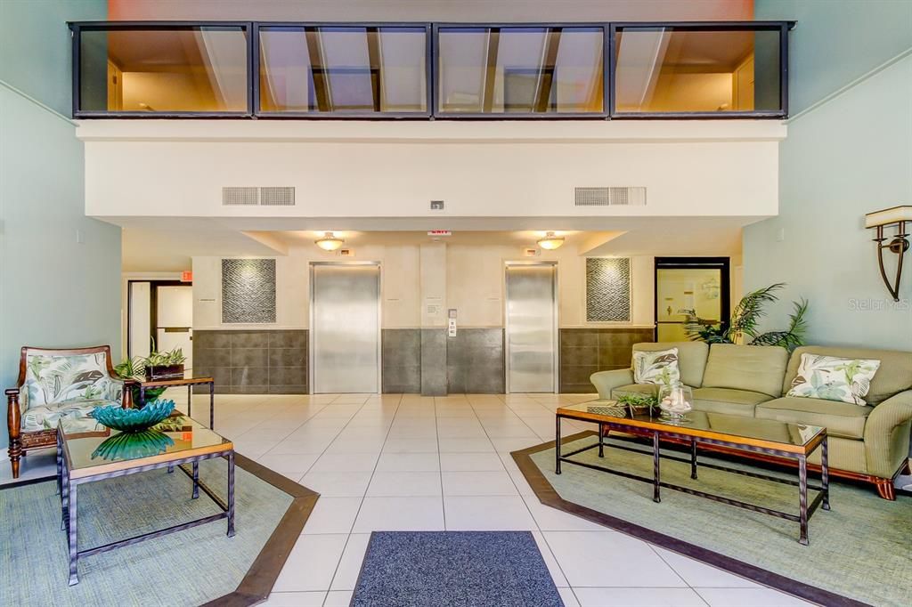 Под контрактом: $625,000 (2 спален, 2 ванн, 1186 Квадратных фут)