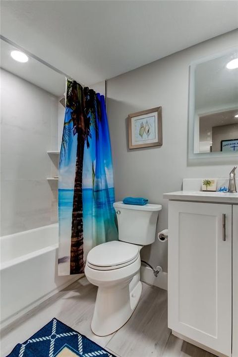 Под контрактом: $625,000 (2 спален, 2 ванн, 1186 Квадратных фут)