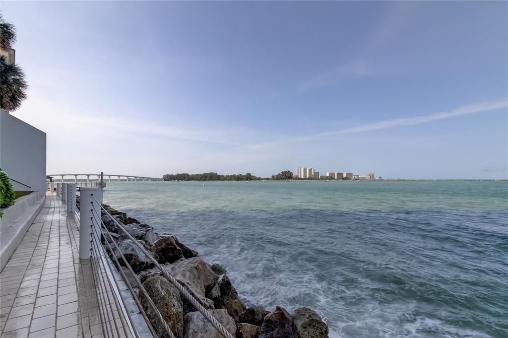 Под контрактом: $625,000 (2 спален, 2 ванн, 1186 Квадратных фут)