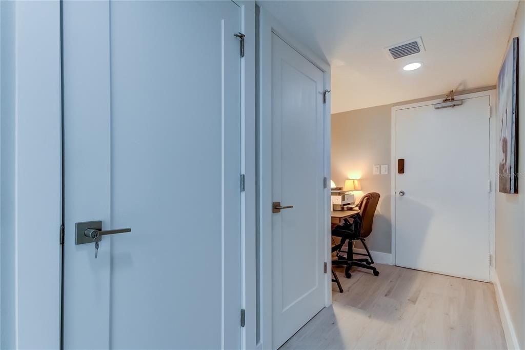 Под контрактом: $625,000 (2 спален, 2 ванн, 1186 Квадратных фут)