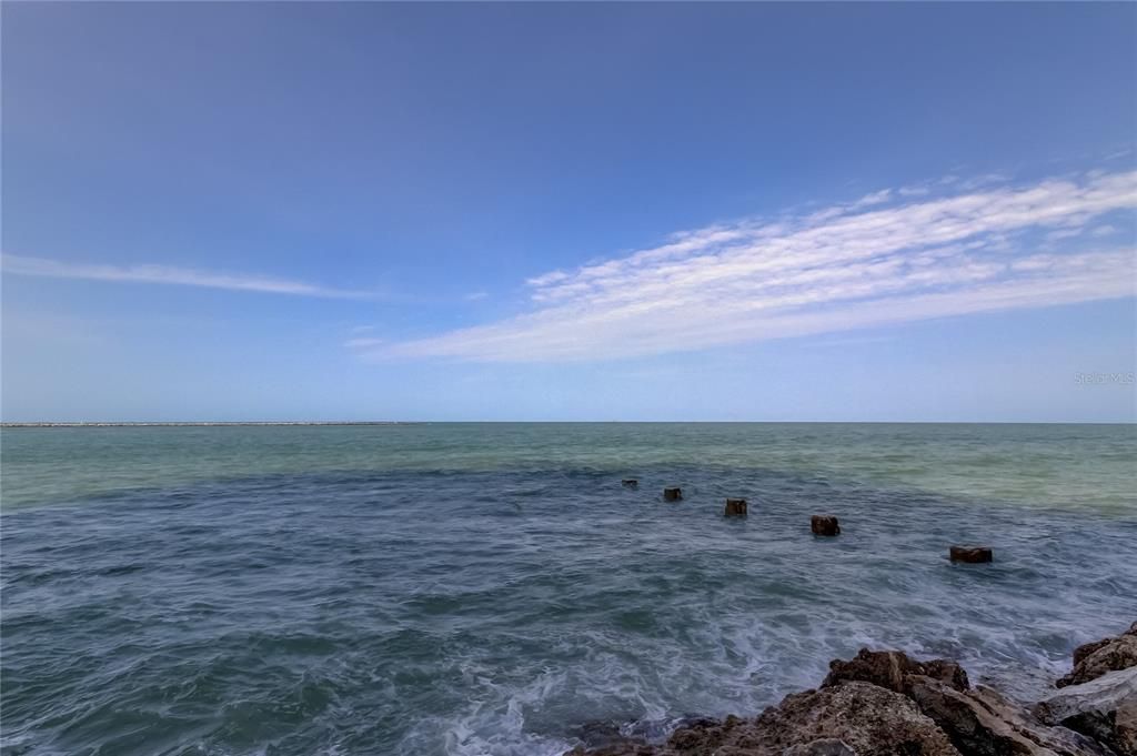 Под контрактом: $625,000 (2 спален, 2 ванн, 1186 Квадратных фут)