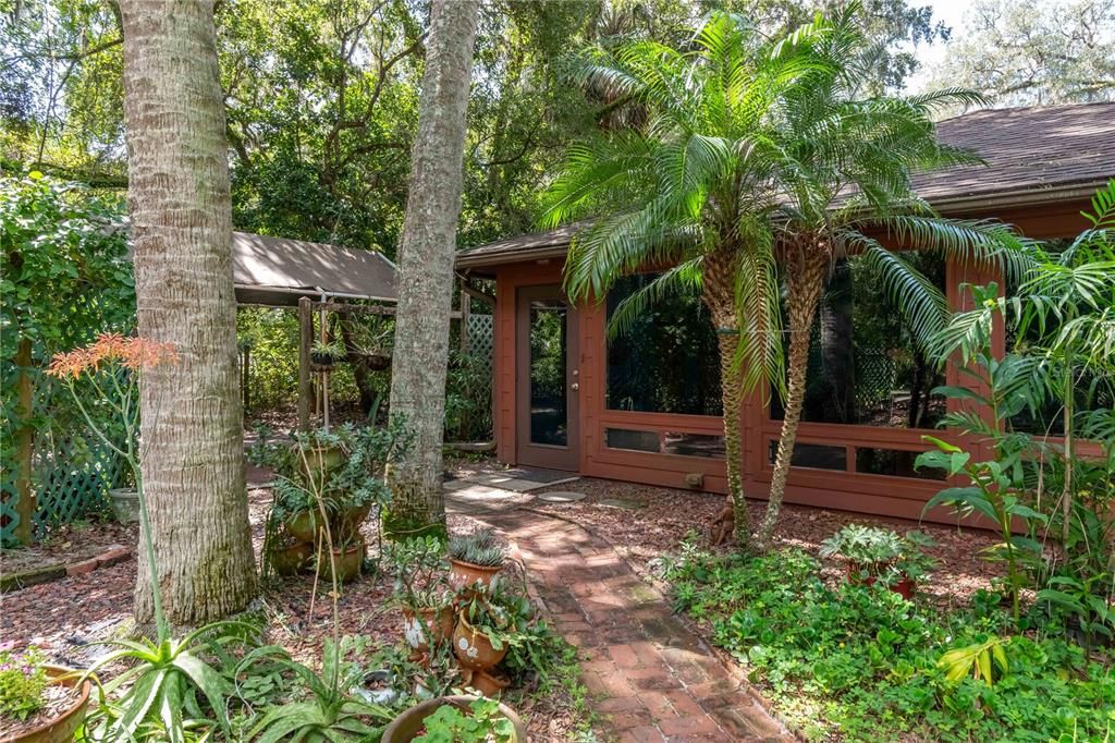 На продажу: $485,000 (2 спален, 2 ванн, 1976 Квадратных фут)