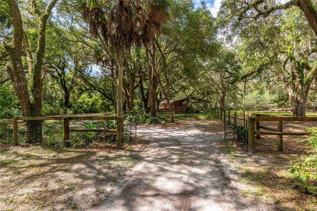 На продажу: $485,000 (2 спален, 2 ванн, 1976 Квадратных фут)