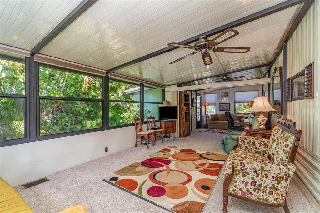 待售: $134,900 (1 贝兹, 1 浴室, 844 平方英尺)