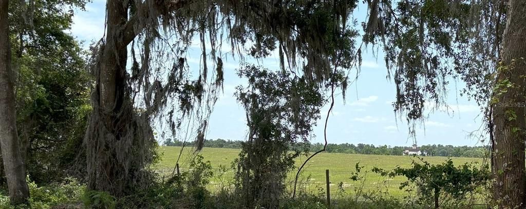 待售: $610,000 (9.96 acres)