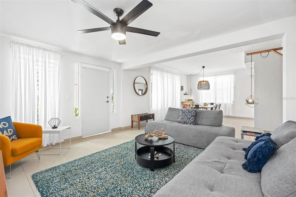 Recently Rented: $5,500 (4 beds, 3 baths, 2000 Square Feet)