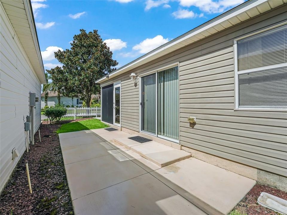 For Rent: $2,400 (2 beds, 2 baths, 1156 Square Feet)