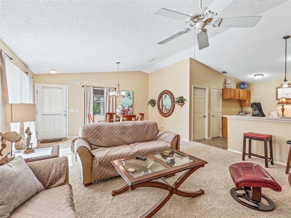 For Rent: $2,400 (2 beds, 2 baths, 1156 Square Feet)