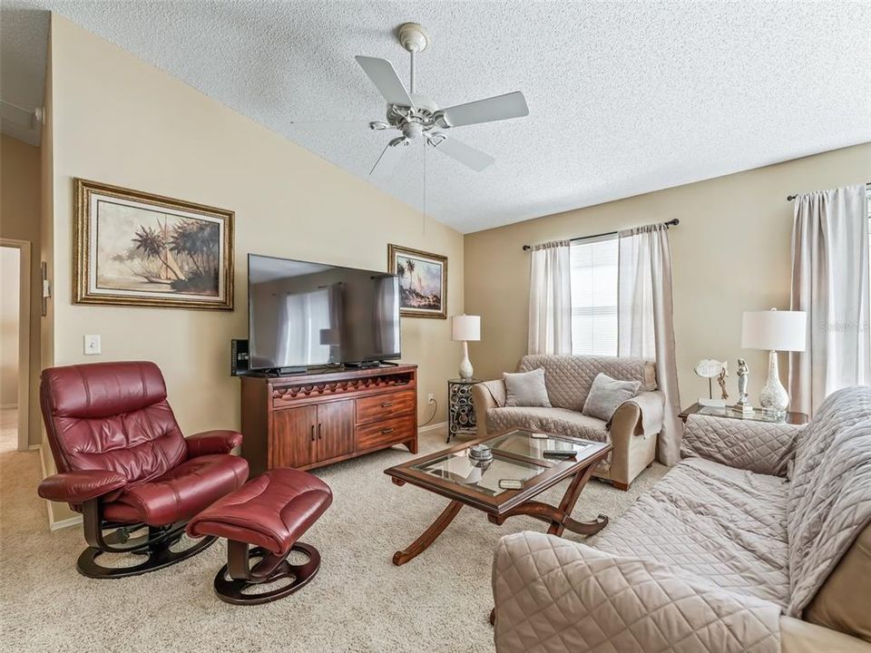 For Rent: $2,400 (2 beds, 2 baths, 1156 Square Feet)